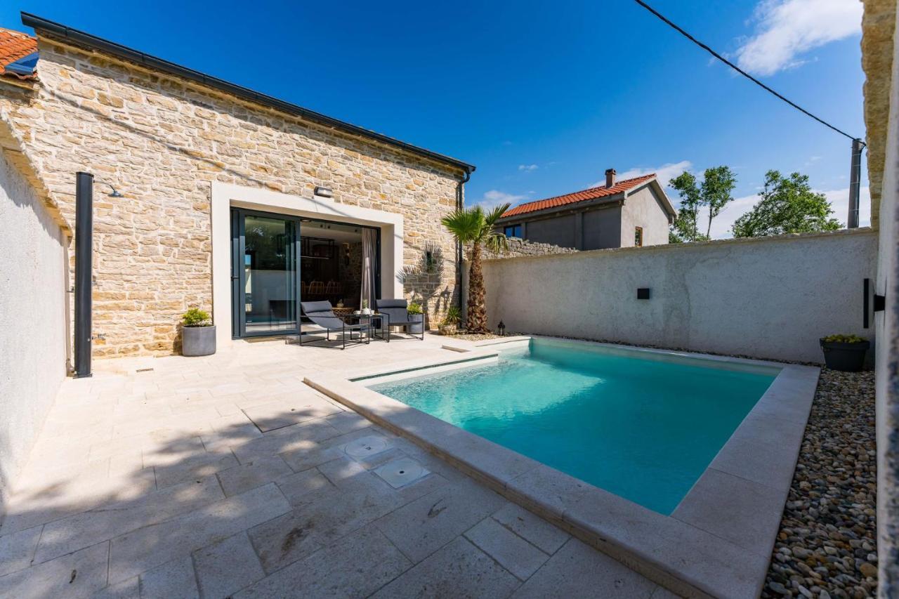 Stone House With Pool Poeta Villa Pridraga Dış mekan fotoğraf