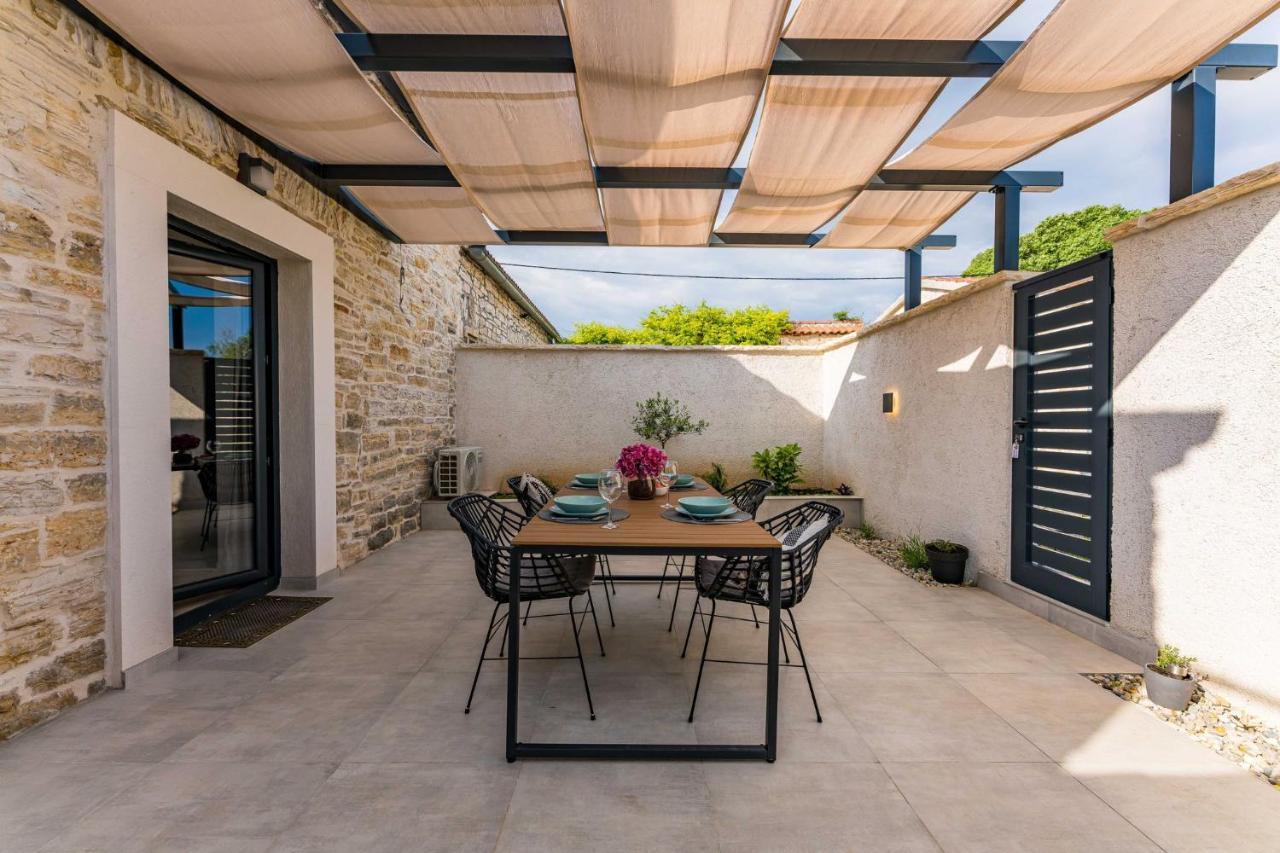 Stone House With Pool Poeta Villa Pridraga Dış mekan fotoğraf